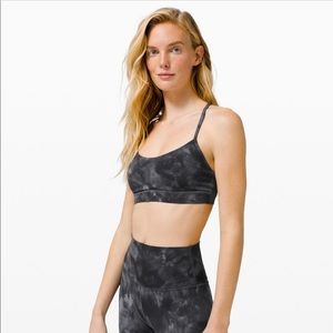 Lululemon Flow Y Nulu Bra light support A-C cups